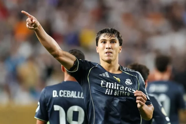 PHILADELPHIA, PENNSYLVANIA - JUNE 26: Gonzalo Garcia #30 of Real Madrid C.F. celebrates scoring his team's third goal during the FIFA Club World Cup 2025 group H match between FC Red Bull Salzburg and Real Madrid CF at Lincoln Financial Field on June 26, 2025 in Philadelphia, Pennsylvania. (Photo by Francois Nel/Getty Images)