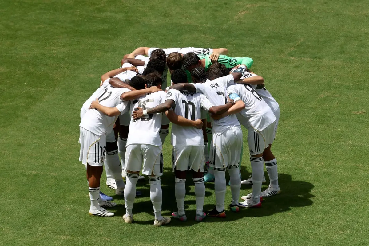 MIAMI GARDENS, FLORIDA - JUNE 18: Players of Real Madrid C. F. huddle prior to the FIFA Club World Cup 2025 group H match between Real Madrid CF and Al Hilal at Hard Rock Stadium on June 18, 2025 in Miami Gardens, Florida. (Photo by Sandra Montanez/Getty Images)