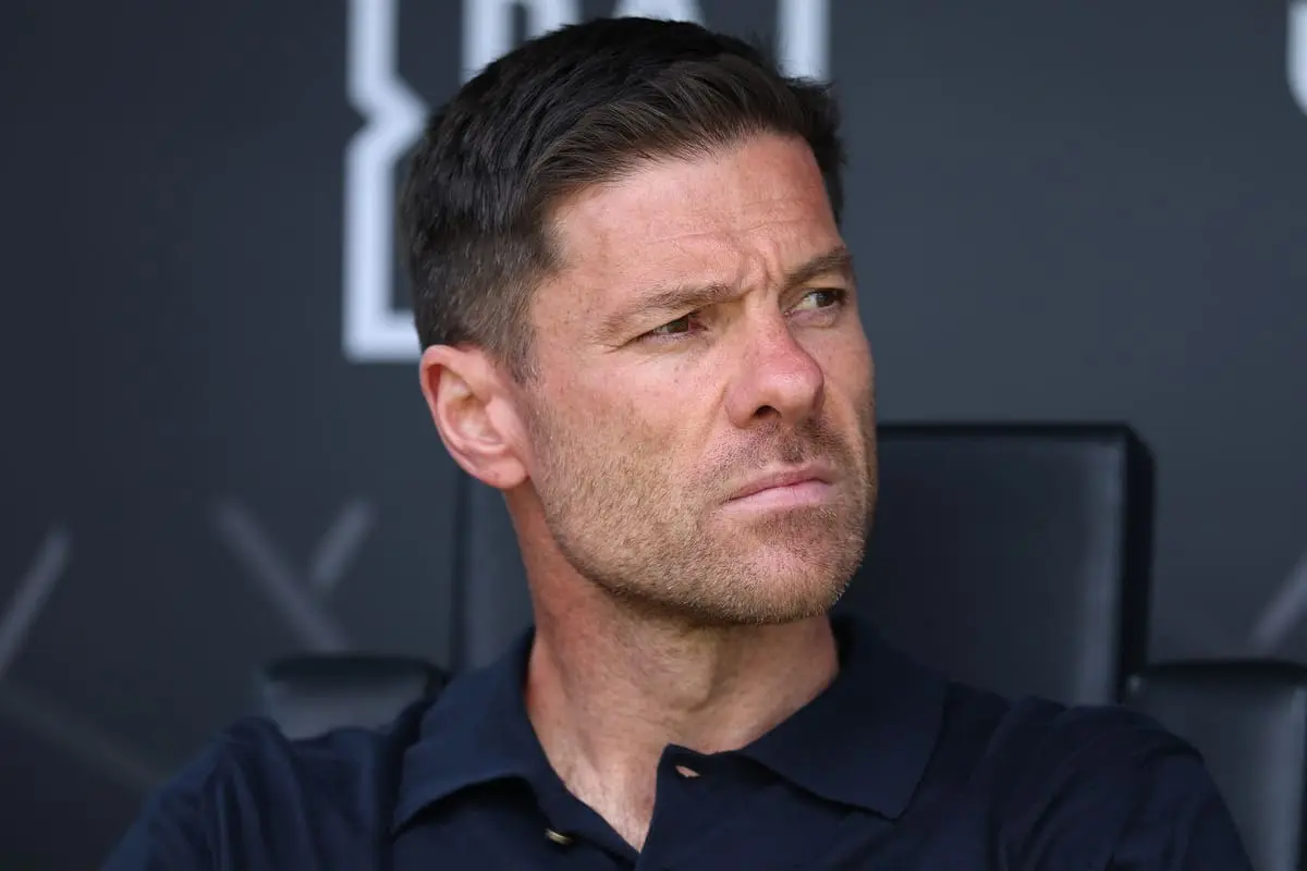 CHARLOTTE, NORTH CAROLINA - JUNE 22: Xabi Alonso, Head Coach of Real Madrid C. F., looks on prior to the FIFA Club World Cup 2025 group H match between Real Madrid CF and CF Pachuca at Bank of America Stadium on June 22, 2025 in Charlotte, North Carolina. (Photo by Richard Pelham/Getty Images).
