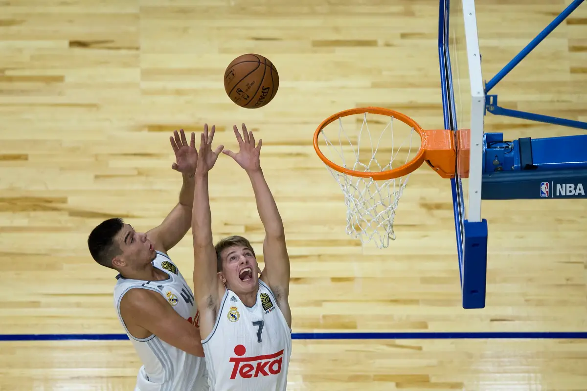 2015 in Madrid, Spain. Willy Hernangómez et Luka Doncic alors qu'ils évoluaient au Real Madrid (Photo by Gonzalo Arroyo Moreno/Getty Images)