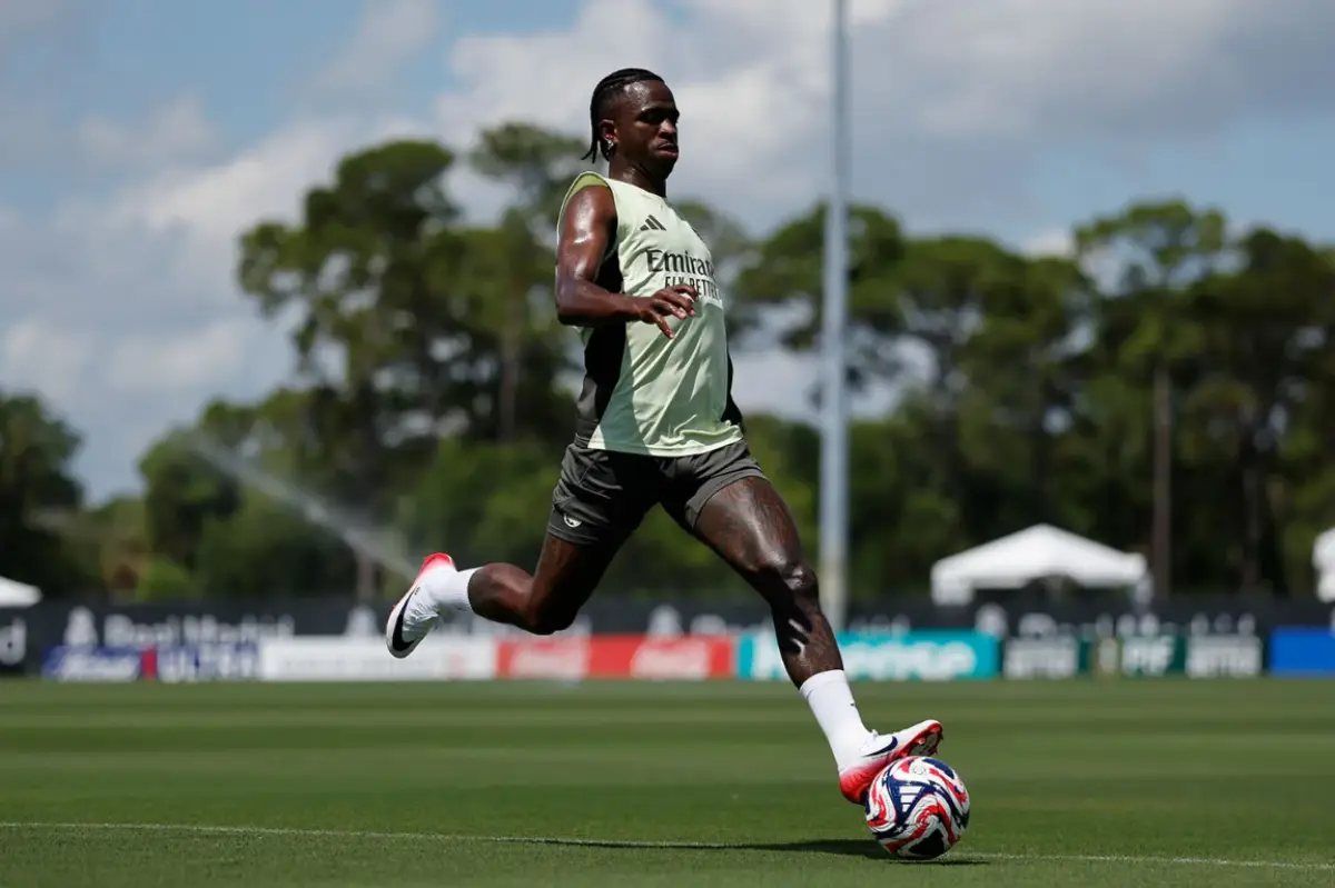 "Je ne serais pas surpris que Vinicius vienne", le PDG de Al-Hilal s'exprime sur le Brésilien (realmadrid.com)