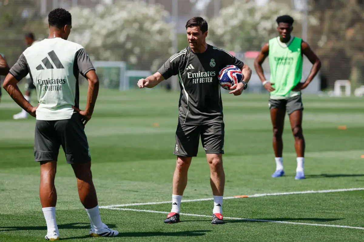 Xabi Alonso redéfinit le rôle de Bellingham au Real Madrid (realmadrid.com)