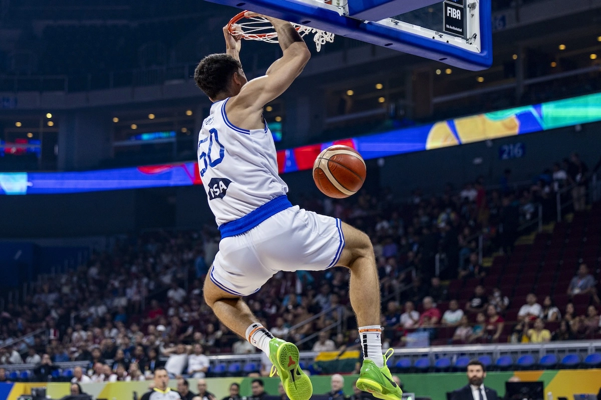 MANILA, PHILIPPINES - SEPTEMBER 07: Gabriele Procida #50 of Italy dunks the ball during the FIBA Basketball World Cup Classification 5-8 game between Italy and Latvia at Mall of Asia Arena on September 07, 2023 in Manila, Philippines. (Photo by Ezra Acayan/Getty Images) l Real Madrid