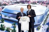 Après avoir été présenté par son nouveau président Florentino Pérez et prononcé ses premiers mots lors d’un discours de bienvenue, Álvaro Carreras a vécu sa première conférence de presse en tant que joueur du Real Madrid.