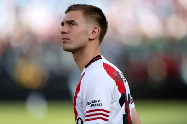 PASADENA, CALIFORNIA - JUNE 21: Franco Mastantuono #30 of CA River Plate before the match during the FIFA Club World Cup 2025 group E match between CA River Plate and CF Monterrey at Rose Bowl Stadium on June 21, 2025 in Pasadena, California. (Photo by Harry How/Getty Images).