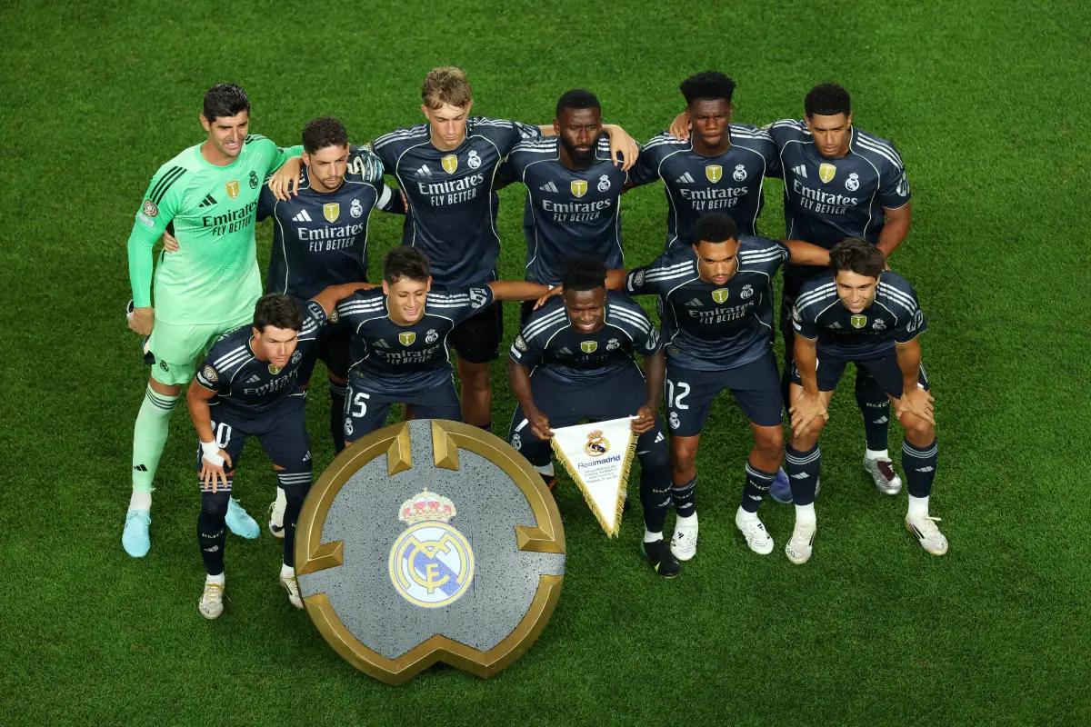 PHILADELPHIA, PENNSYLVANIA - JUNE 26: Players of Real Madrid C. F. pose for a team photograph prior to the FIFA Club World Cup 2025 group H match between FC Red Bull Salzburg and Real Madrid CF at Lincoln Financial Field on June 26, 2025 in Philadelphia, Pennsylvania. (Photo by Luke Hales/Getty Images)