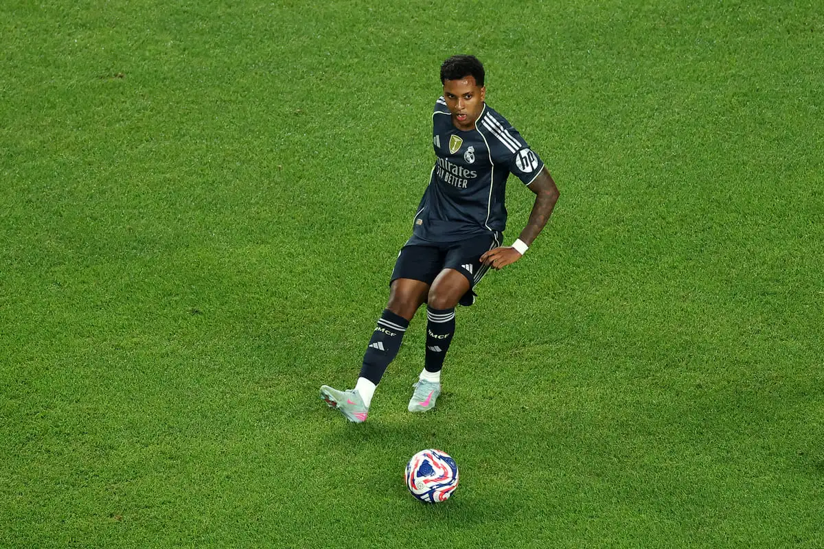 PHILADELPHIA, PENNSYLVANIA - JUNE 26: Rodrygo #11 of Real Madrid C.F. passes the ball during the FIFA Club World Cup 2025 group H match between FC Red Bull Salzburg and Real Madrid CF at Lincoln Financial Field on June 26, 2025 in Philadelphia, Pennsylvania. (Photo by Luke Hales/Getty Images).
