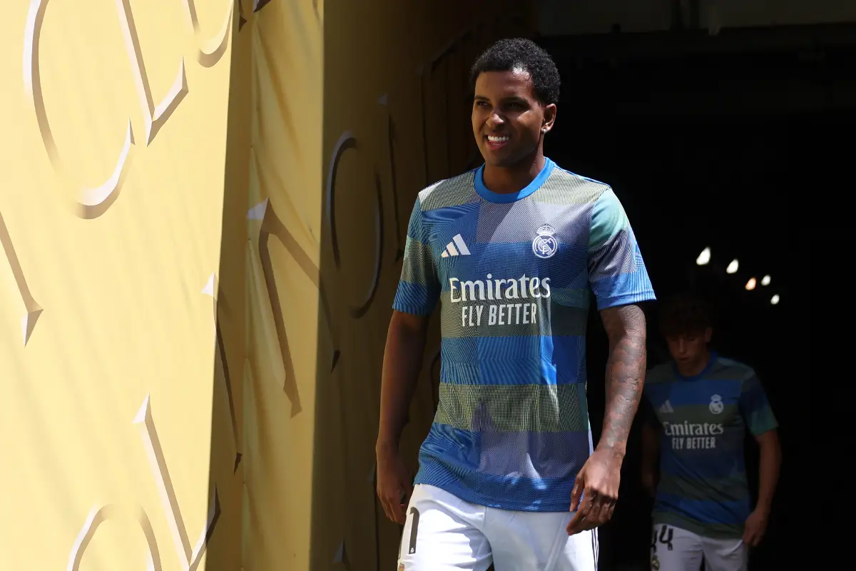 EAST RUTHERFORD, NEW JERSEY - JULY 09: Rodrygo #11 of Real Madrid C.F. enters the pitch to warm up prior to the FIFA Club World Cup 2025 semi-final match between Paris Saint-Germain and Real Madrid CF at MetLife Stadium on July 09, 2025 in East Rutherford, New Jersey. (Photo by Buda Mendes/Getty Images)