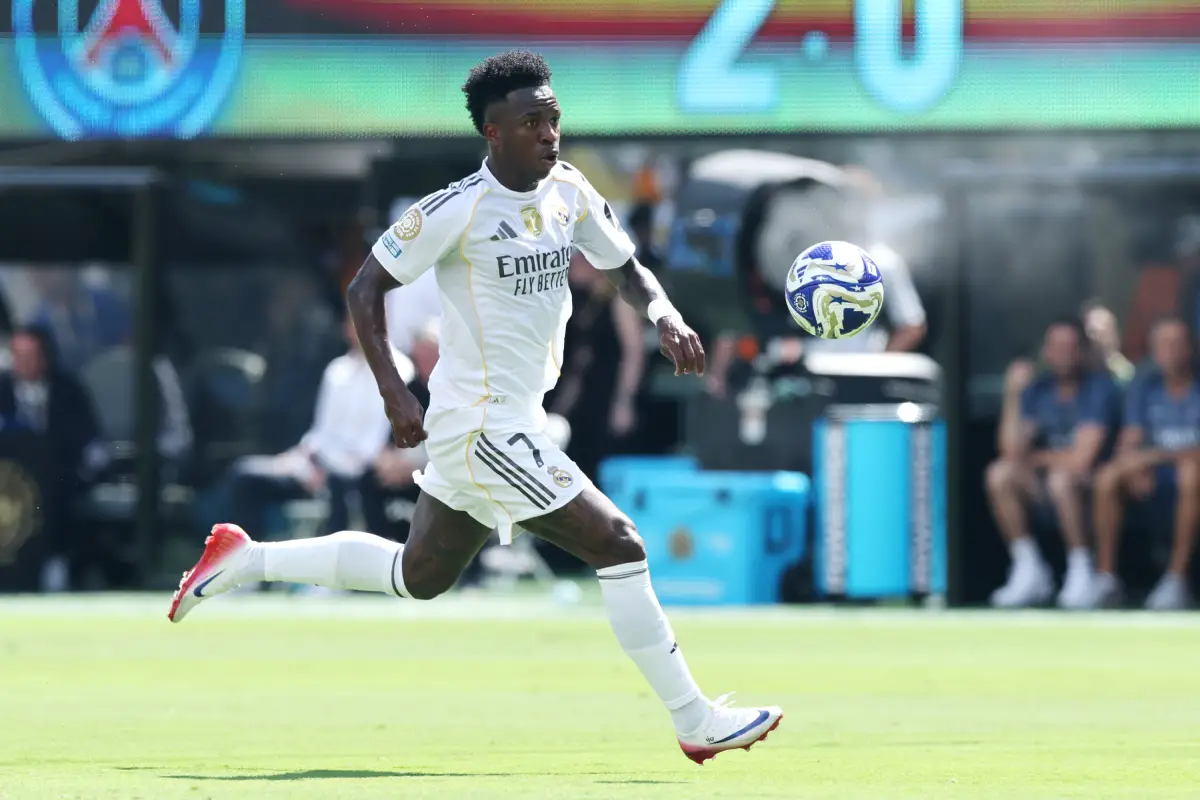 EAST RUTHERFORD, NEW JERSEY - JULY 09: Vinicius Junior #7 of Real Madrid C. F. controls the ball during the FIFA Club World Cup 2025 semi-final match between Winner Game 59 and Winner Game 60 at MetLife Stadium on July 09, 2025 in East Rutherford, New Jersey. (Photo by Alex Grimm/Getty Images)