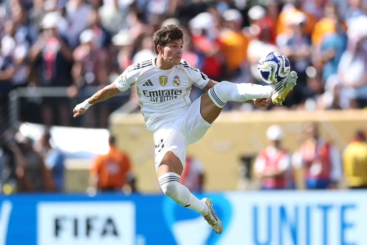 EAST RUTHERFORD, NEW JERSEY - JULY 09: Fran Garcia #20 of Real Madrid C.F. controls the ball during the FIFA Club World Cup 2025 semi-final match between Paris Saint-Germain and Real Madrid CF at MetLife Stadium on July 09, 2025 in East Rutherford, New Jersey. (Photo by Buda Mendes/Getty Images)