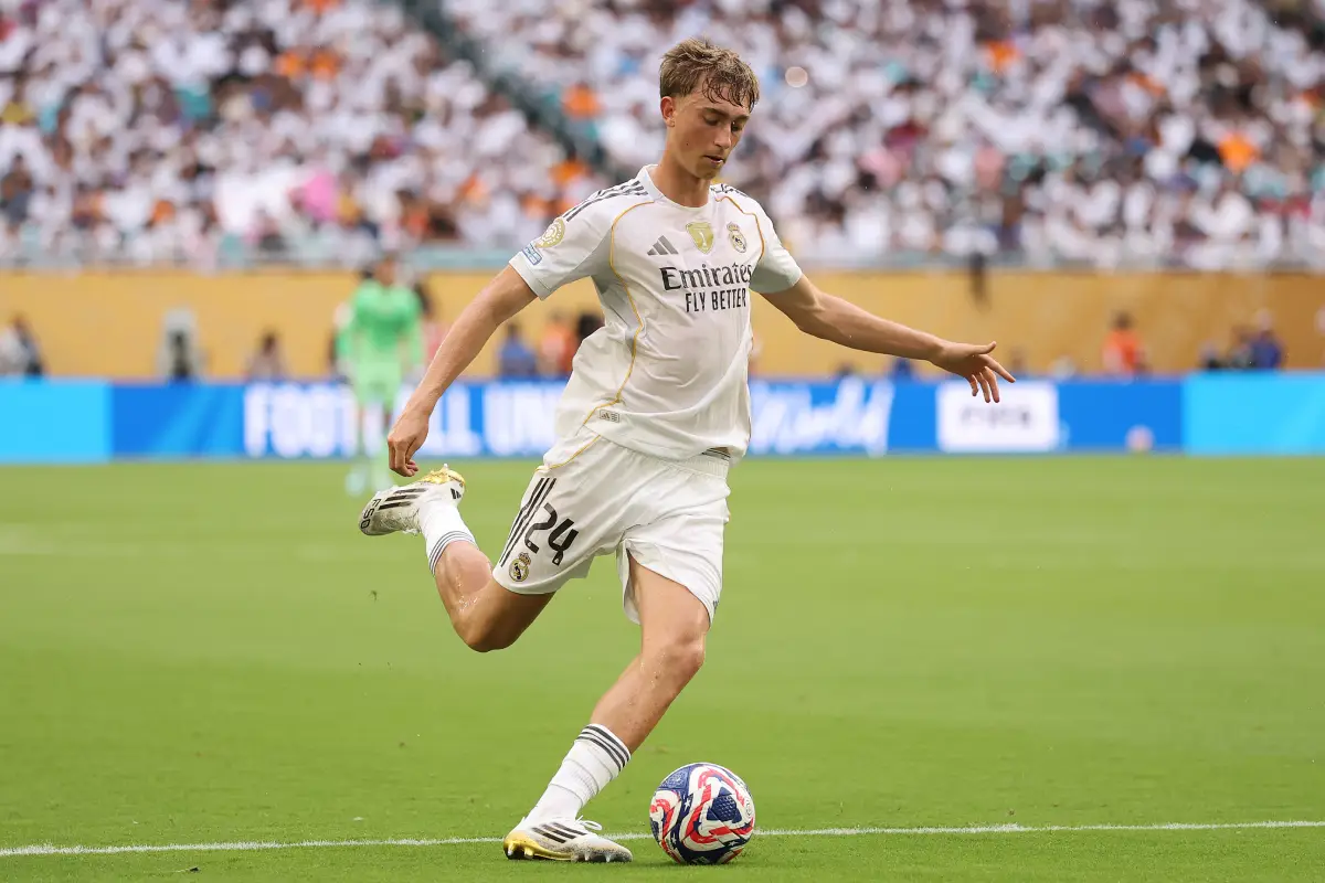 MIAMI GARDENS, FLORIDA - JULY 01: Dean Huijsen #24 of Real Madrid C. F. kicks the ball during the FIFA Club World Cup 2025 round of 16 match between Real Madrid CF and Juventus FC at Hard Rock Stadium on July 01, 2025 in Miami Gardens, Florida. (Photo by Michael Reaves/Getty Images)