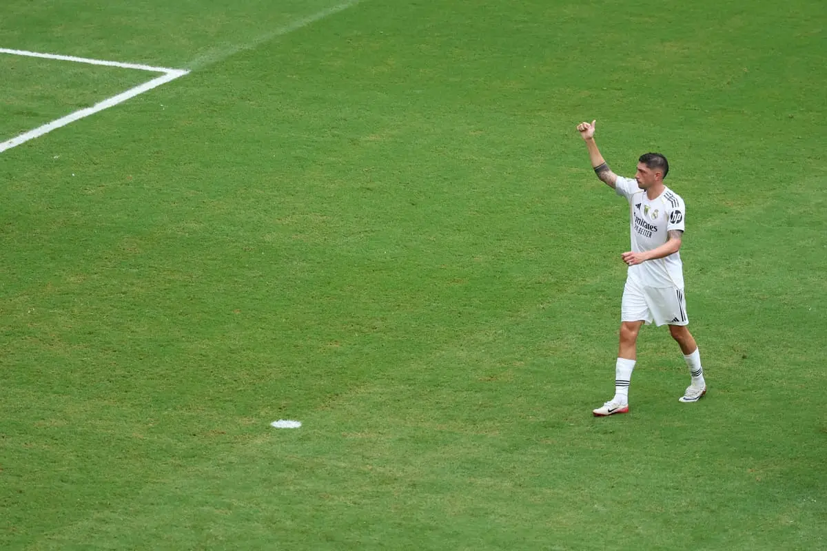 MIAMI GARDENS, FLORIDA - JULY 01: Federico Valverde #8 of Real Madrid C.F. applauds the fans following the FIFA Club World Cup 2025 round of 16 match between Real Madrid CF and Juventus FC at Hard Rock Stadium on July 01, 2025 in Miami Gardens, Florida. (Photo by Kevin C. Cox/Getty Images).