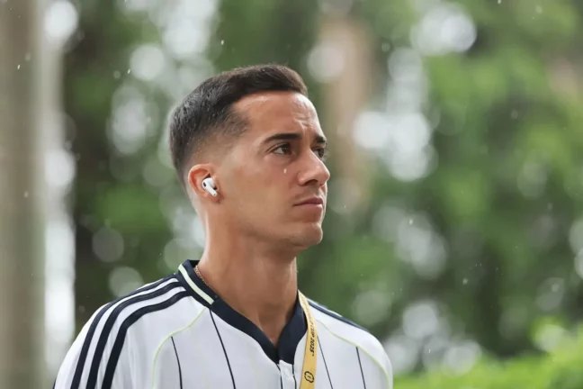 MIAMI GARDENS, FLORIDA - JULY 01: Lucas Vazquez #17 of Real Madrid C.F. arrives prior to the FIFA Club World Cup 2025 round of 16 match between Real Madrid CF and Juventus FC at Hard Rock Stadium on July 01, 2025 in Miami Gardens, Florida. (Photo by Michael Reaves/Getty Images).