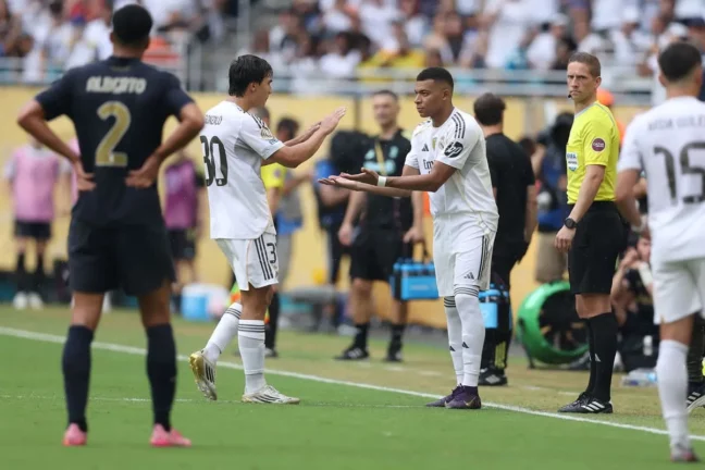 MIAMI GARDENS, FLORIDA - JULY 01: Kylian Mbappe #9 of Real Madrid C.F. enters the match for Gonzalo Garcia #30 of Real Madrid C.F. during the FIFA Club World Cup 2025 round of 16 match between Real Madrid CF and Juventus FC at Hard Rock Stadium on July 01, 2025 in Miami Gardens, Florida. (Photo by Megan Briggs/Getty Images).