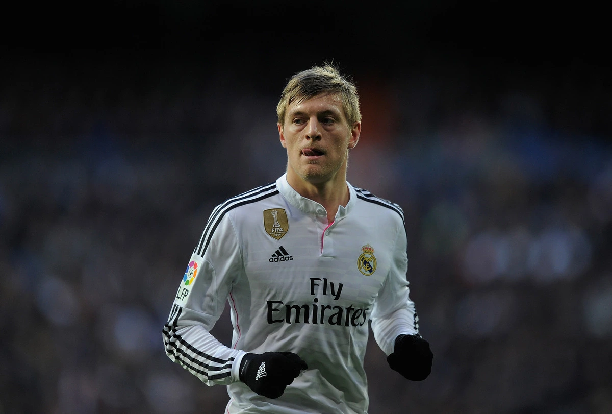 MADRID, SPAIN - FEBRUARY 15: Toni Kroos of Real Madrid looks on during the La Liga match between Real Madrid CF and RC Deportivo La Coruna at Estadio Santiago Bernabeu on February 15, 2015 in Madrid, Spain. (Photo by Denis Doyle/Getty Images)