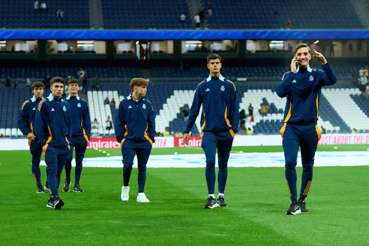MADRID, SPAIN - MAY 14: Gonzalo Garcia, David Jimenez, Mario Rivas, Victor Muñoz, Chema Baixauli and Sergio Mestre of Real Madrid Castilla inspect the pitch prior to the LaLiga match between Real Madrid CF and RCD Mallorca at Estadio Santiago Bernabeu on May 14, 2025 in Madrid, Spain. (Photo by Angel Martinez/Getty Images)
