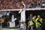MADRID, SPAIN - MAY 24: Lucas Vazquez of Real Madrid acknowledges the fans as he is substituted off the pitch during the LaLiga match between Real Madrid CF and Real Sociedad at Estadio Santiago Bernabeu on May 24, 2025 in Madrid, Spain. (Photo by Denis Doyle/Getty Images)