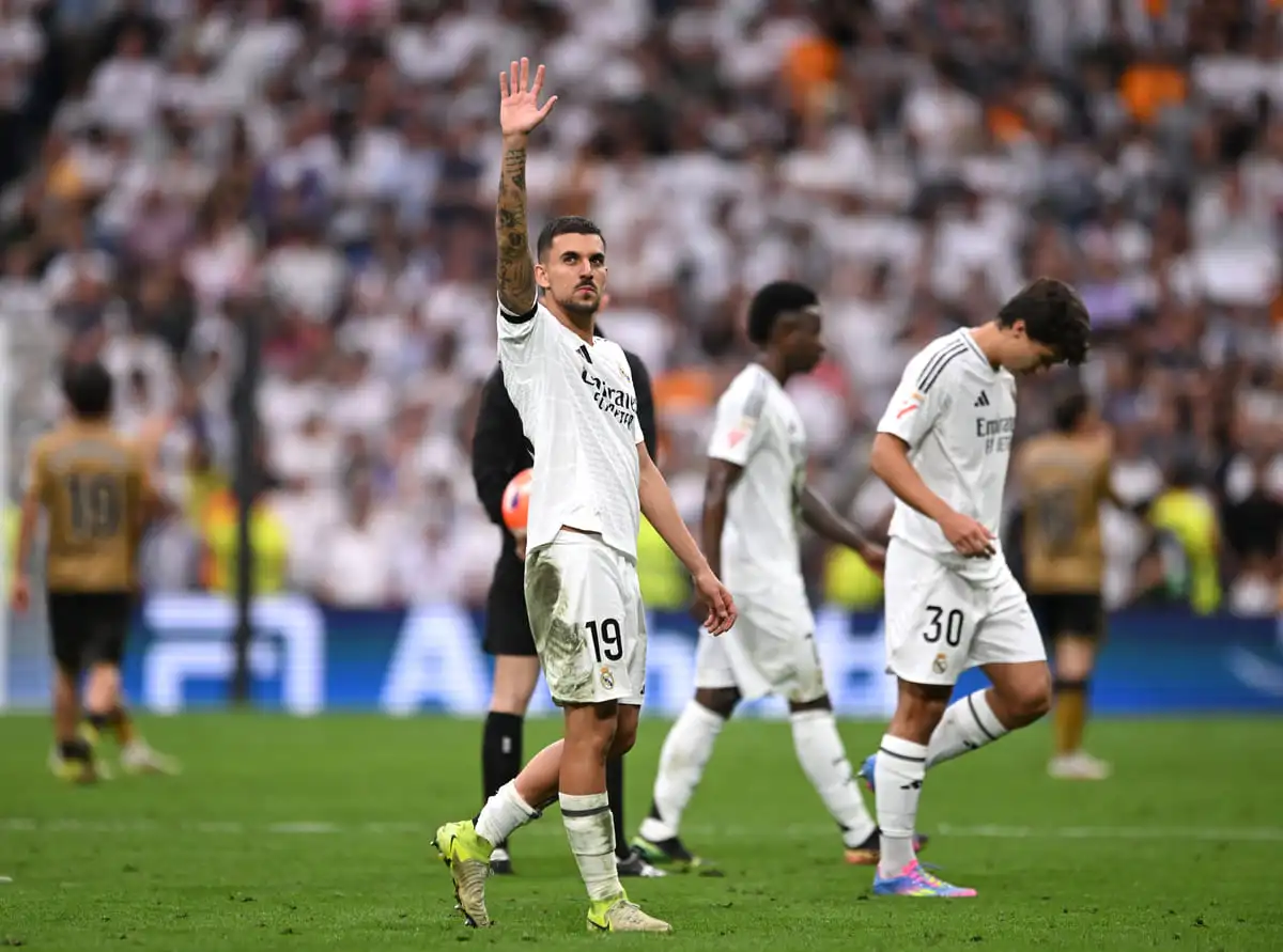 MADRID, SPAIN - MAY 24: Dani Ceballos of Real Madrid shows appreciation to the fans after the team's 2-0 victory following the LaLiga match between Real Madrid CF and Real Sociedad at Estadio Santiago Bernabeu on May 24, 2025 in Madrid, Spain. (Photo by Denis Doyle/Getty Images).