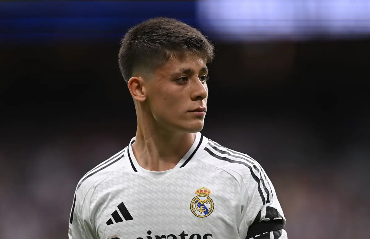 MADRID, SPAIN - MAY 24: Arda Guler of Real Madrid looks on during the LaLiga match between Real Madrid CF and Real Sociedad at Estadio Santiago Bernabeu on May 24, 2025 in Madrid, Spain. (Photo by Denis Doyle/Getty Images).