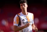 SEVILLE, SPAIN - MAY 18: Jacobo Ramon of Real Madrid warms up prior to the LaLiga match between Sevilla FC and Real Madrid CF at Estadio Ramon Sanchez Pizjuan on May 18, 2025 in Seville, Spain. (Photo by Angel Martinez/Getty Images)