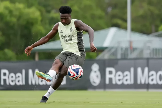 Le salaire galactique que réclame Vinicius Jr. pour renouveler secoue le Real Madrid (realmadrid.com)