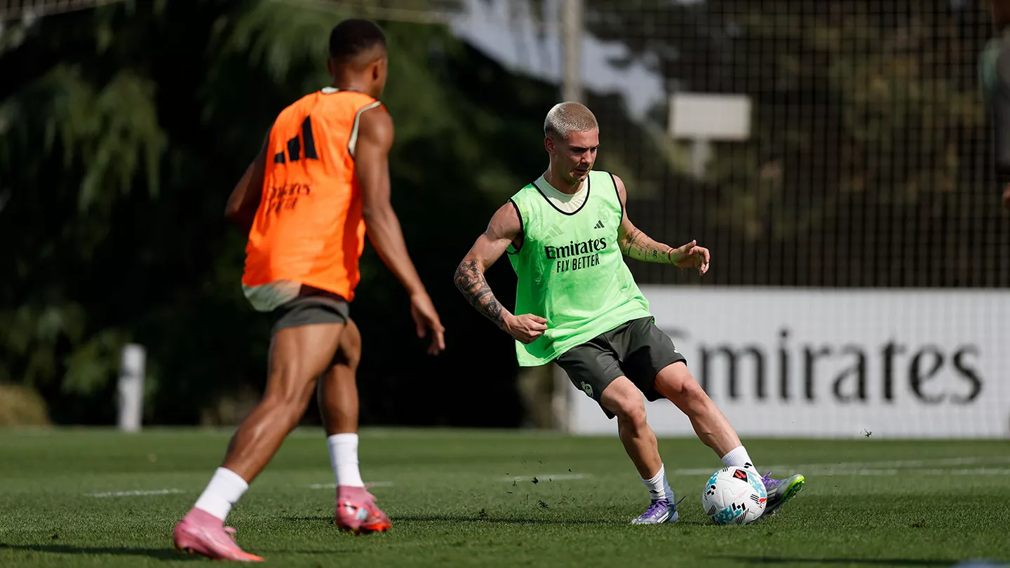 Mastantuono fait ses premiers pas au Real Madrid (realmadrid.com)