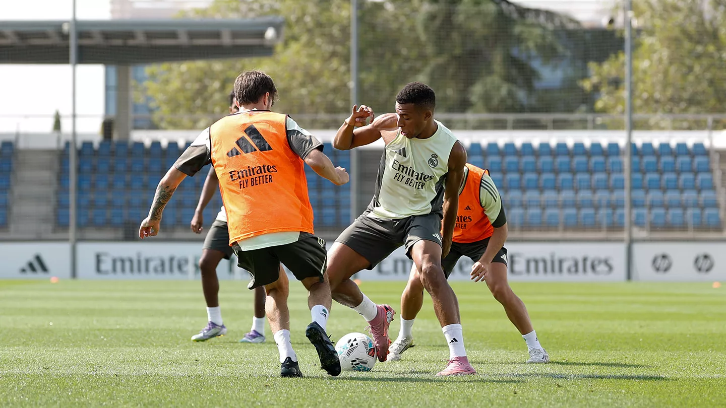 Mbappé à l'entraînement avec le Real Madrid (realmadrid.com)