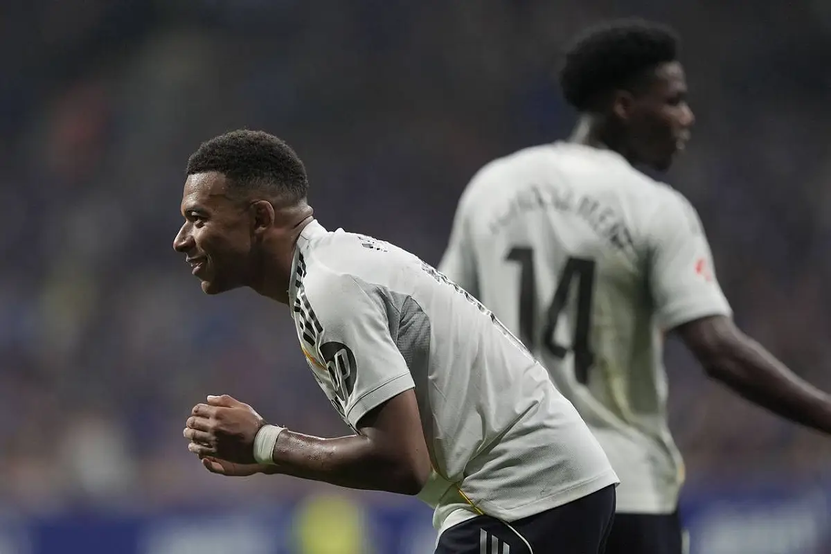 OVIEDO, SPAIN - AUGUST 24: Kylian Mbappé of Real Madrid celebrates scoring his team's second goal during the LaLiga EA Sports match between Real Oviedo and Real Madrid CF at Carlos Tartiere on August 24, 2025 in Oviedo, Spain. (Photo by Juan Manuel Serrano Arce/Getty Images)