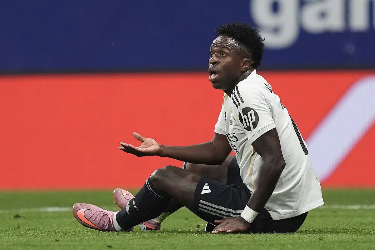 OVIEDO, SPAIN - AUGUST 24: Vinícius Jr. of Real Madrid reacts during the LaLiga EA Sports match between Real Oviedo and Real Madrid CF at Carlos Tartiere on August 24, 2025 in Oviedo, Spain. (Photo by Juan Manuel Serrano Arce/Getty Images)