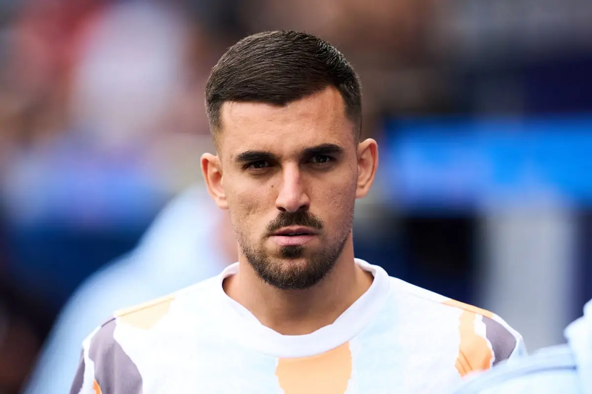 VITORIA-GASTEIZ, SPAIN - APRIL 13: Daniel Ceballos of Real Madrid looks on prior to the LaLiga match between Deportivo Alaves and Real Madrid CF at Estadio de Mendizorroza on April 13, 2025 in Vitoria-Gasteiz, Spain. (Photo by Juan Manuel Serrano Arce/Getty Images)