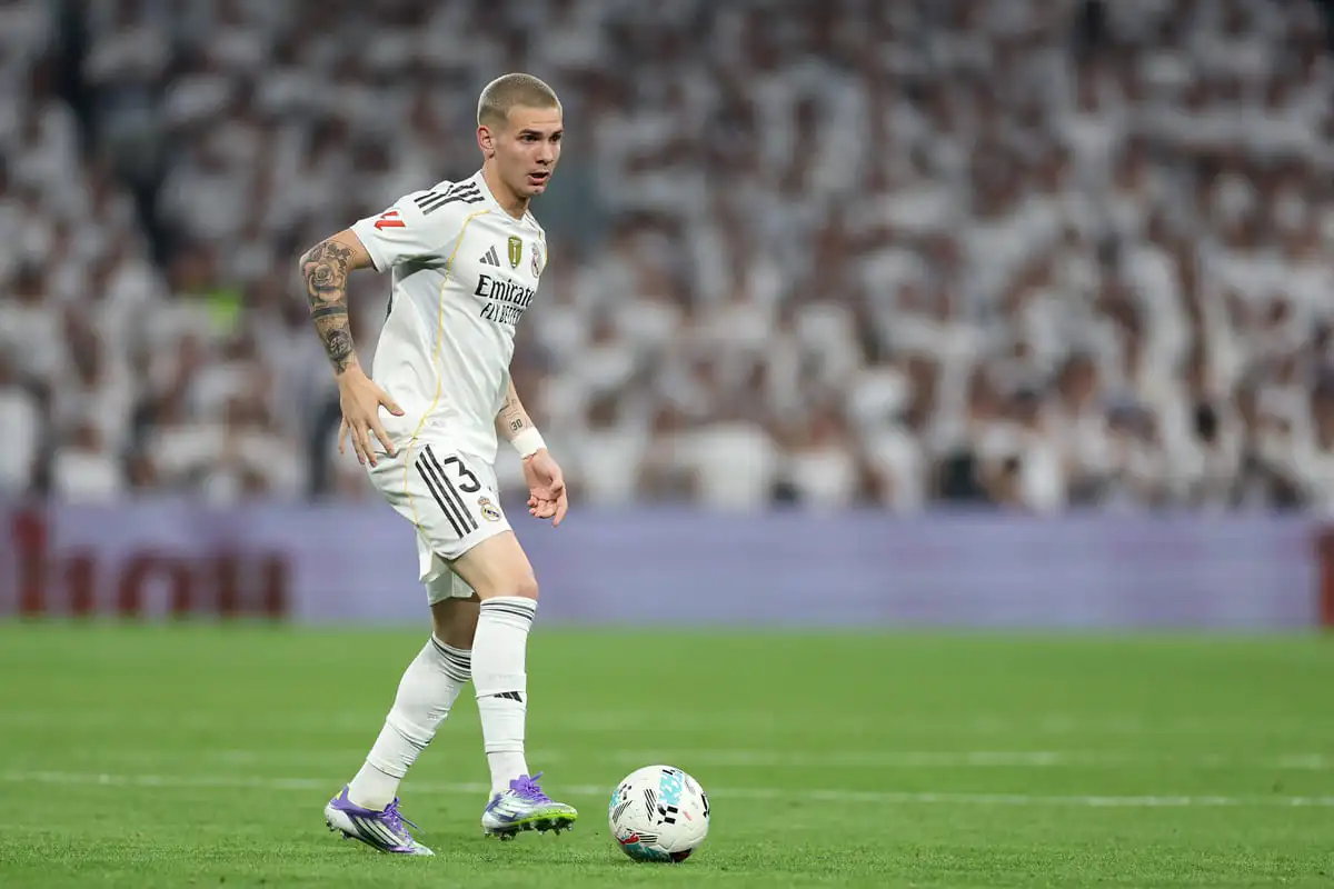 MADRID, SPAIN - AUGUST 19: Franco Mastantuono of Real Madrid in action during the LaLiga EA Sports match between Real Madrid CF and CA Osasuna at Estadio Santiago Bernabeu on August 19, 2025 in Madrid, Spain. (Photo by Florencia Tan Jun/Getty Images)