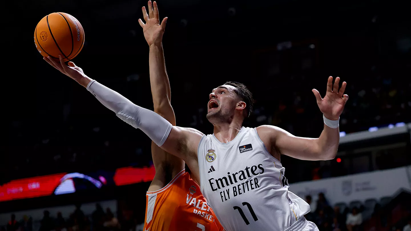 Le Real Madrid Baloncesto s'incline contre Valence en Supercoupe (realmadrid.com)