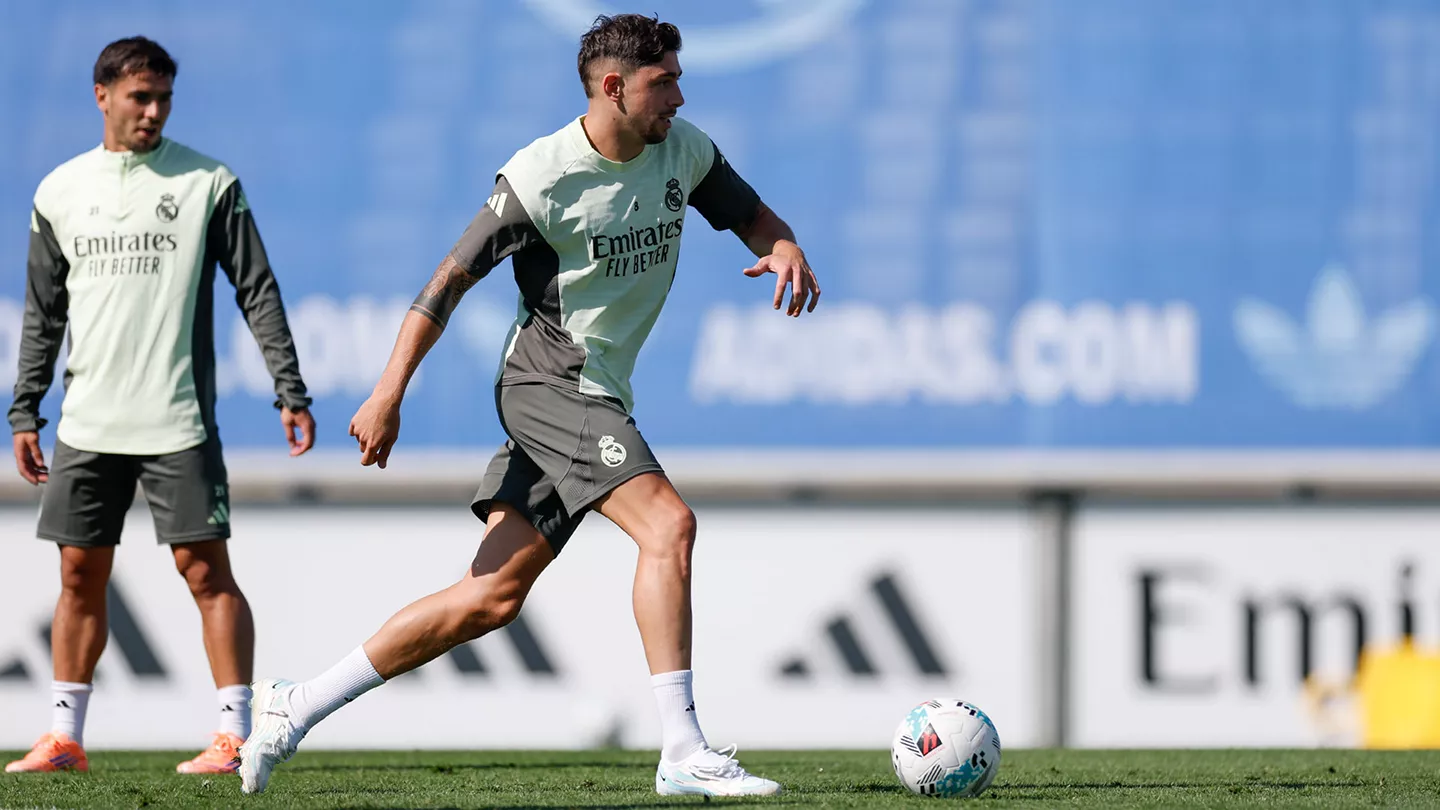 Fede à l'entraînement avant Atletico de Madrid - Real Madrid (realmadrid.com)