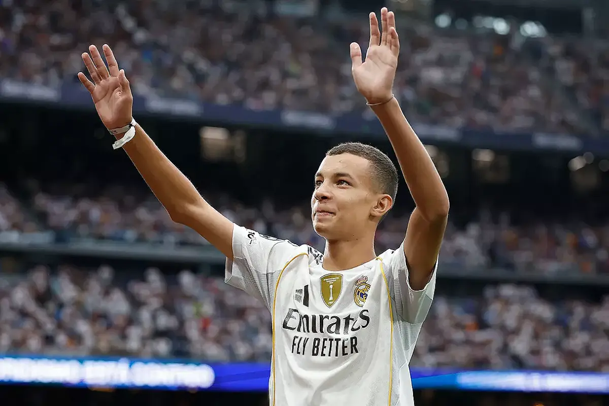 Qui a donné le coup d'envoi de Real Madrid – Espanyol au Bernabéu ? (realmadrid.com)