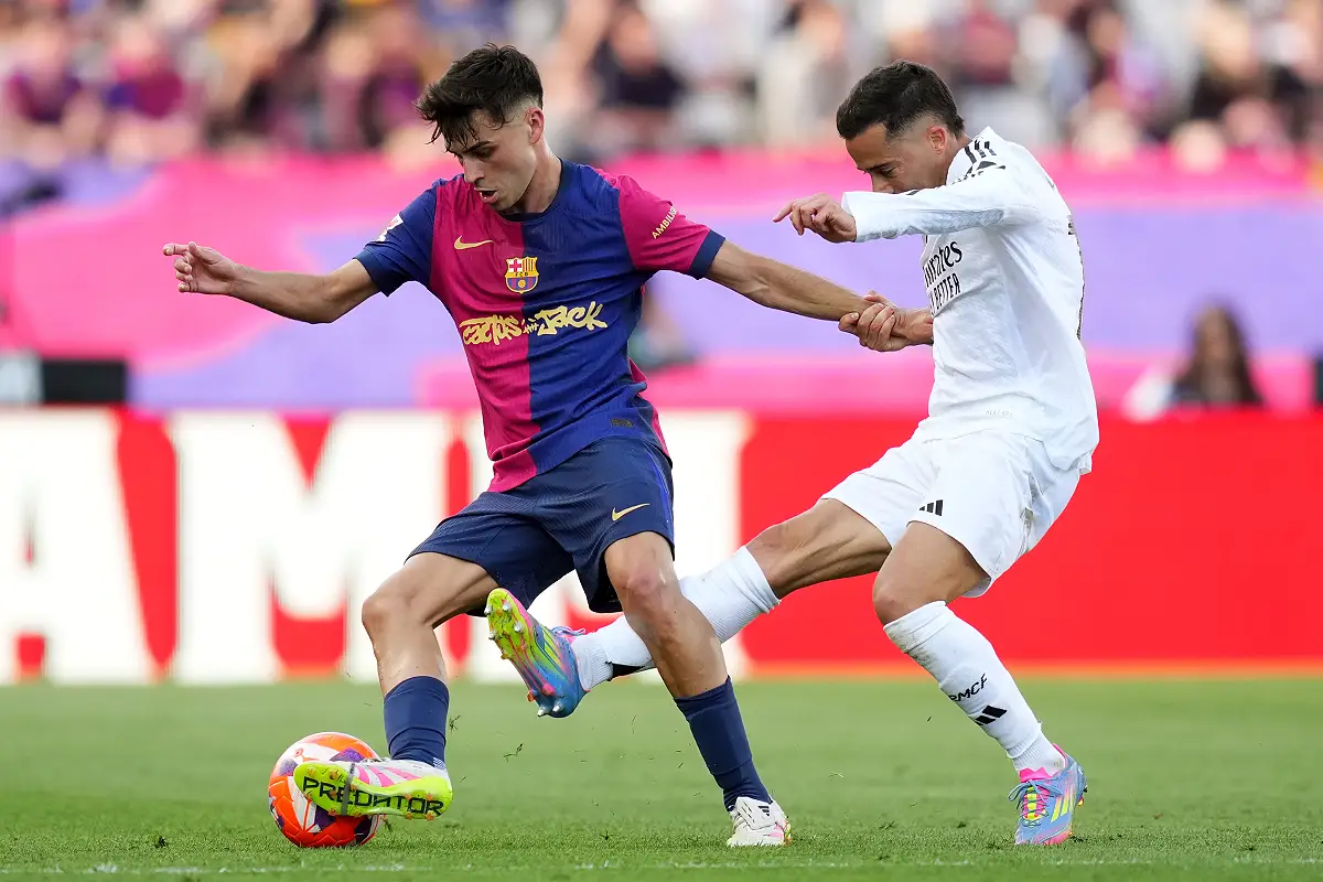 Pedri face au Real Madrid en mai dernier (Photo by Alex Caparros/Getty Images).