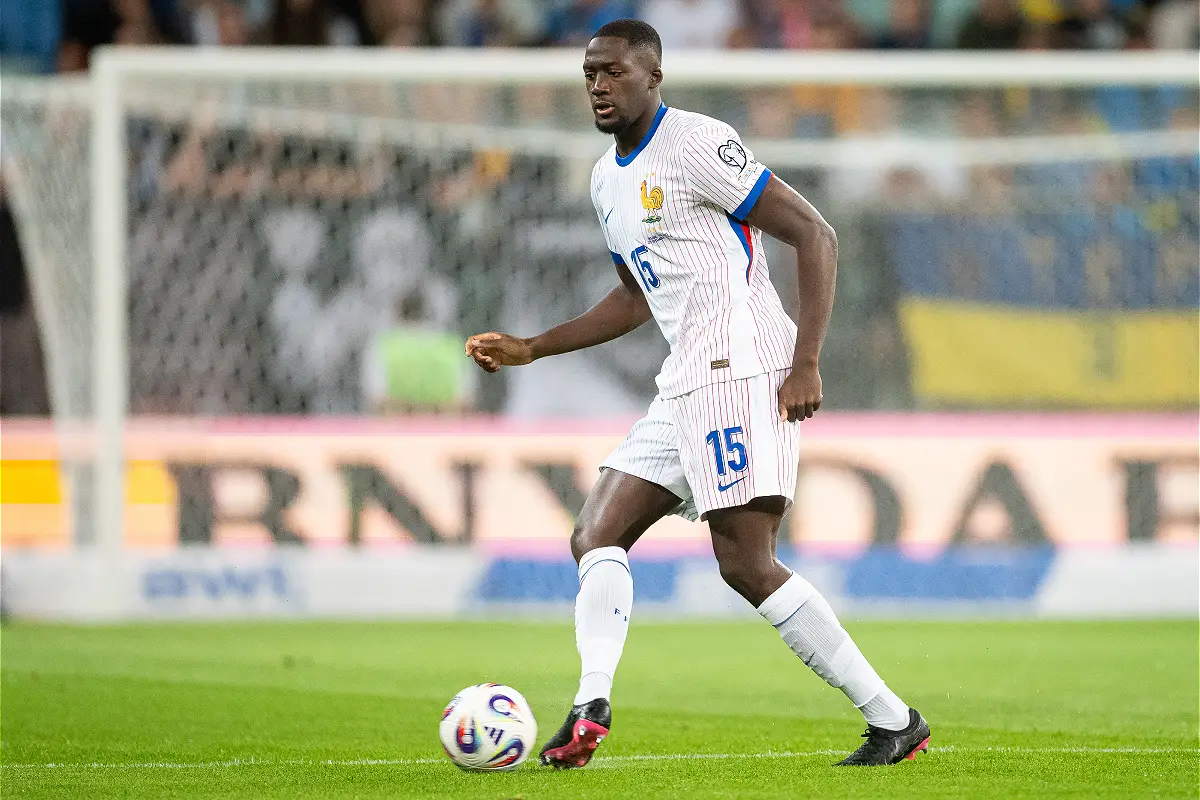 Konaté avec l'équipe de France (Photo by Mateusz Slodkowski/Getty Images).