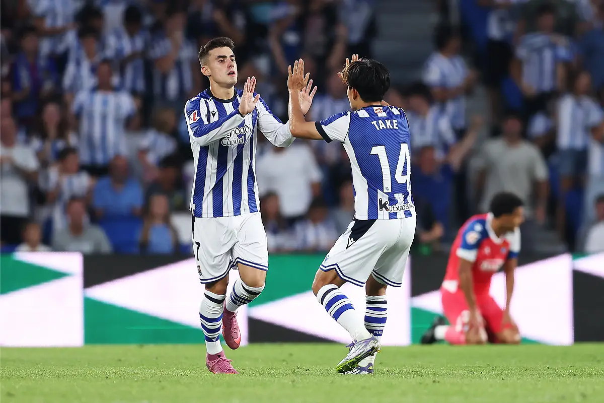 Gros défi pour la Real Sociedad face au Real Madrid ce samedi (Photo by Ion Alcoba Beitia/Getty Images).