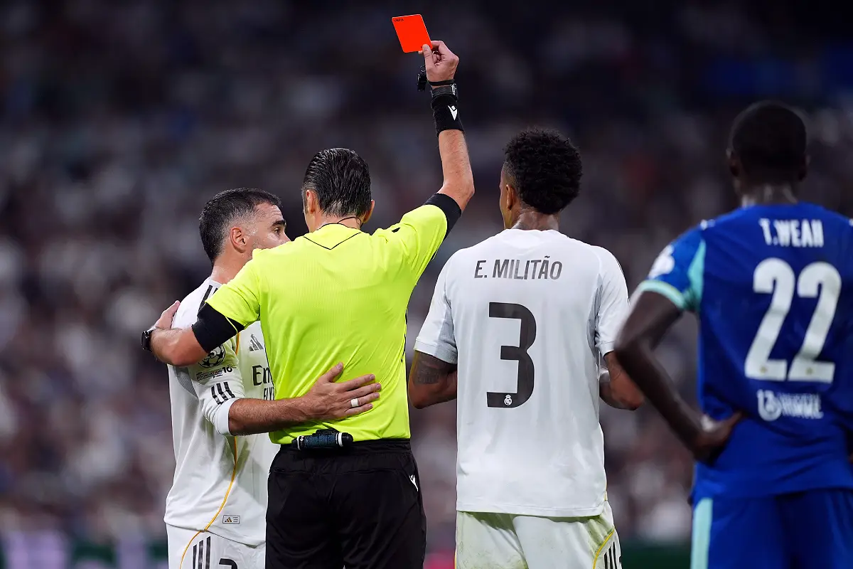 Le Real Madrid a écopé d'un nouveau carton rouge mardi soir (Photo by Mateo Villalba Sanchez/Getty Images).