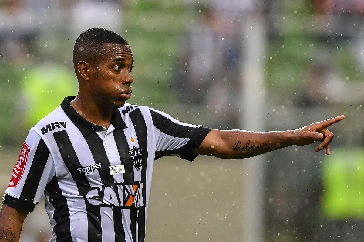 BELO HORIZONTE, BRAZIL - DECEMBER 3: Robinho #7 of Atletico MG a match between Atletico MG and Gremio as part of Brasileirao Series A 2017 at Independencia stadium on December 3, 2017 in Belo Horizonte, Brazil. (Photo by Pedro Vilela/Getty Images)