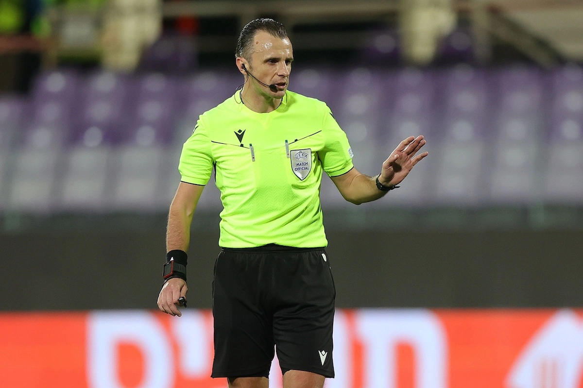 FLORENCE, ITALY - MARCH 14: Irfan Peljto referee gestures during the UEFA Europa Conference League 2023/24 round of 16 second leg match between ACF Fiorentina and Maccabi Haifa at on March 14, 2024 in Florence, Italy.(Photo by Gabriele Maltinti/Getty Images) l Real Madrid