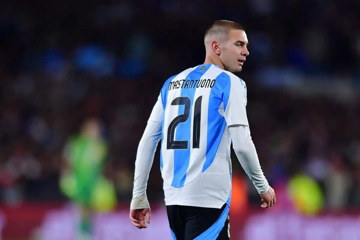 BUENOS AIRES, ARGENTINA - SEPTEMBER 04: Franco Mastantuono of Argentina looks on during the South American FIFA World Cup 2026 Qualifier match between Argentina and Venezuela at Estadio Más Monumental Antonio Vespucio Liberti on September 04, 2025 in Buenos Aires, Argentina. (Photo by Marcelo Endelli/Getty Images)