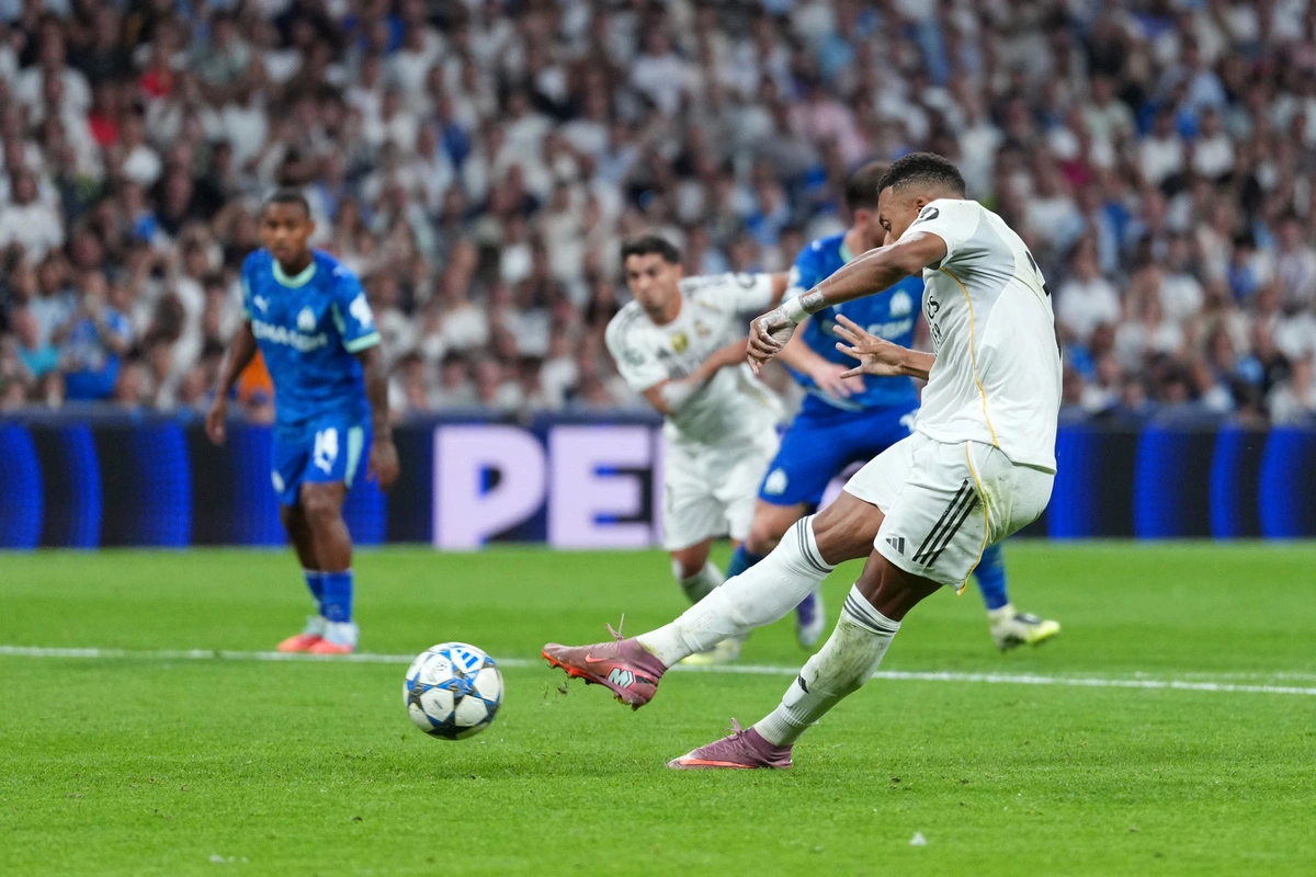 MADRID, SPAIN - SEPTEMBER 16: Kylian Mbappe of Real Madrid scores his team's second goal from the penalty spot during the UEFA Champions League 2025/26 League Phase MD1 match between Real Madrid C.F. and Olympique de Marseille at Estadio Santiago Bernabeu on September 16, 2025 in Madrid, Spain. (Photo by Mateo Villalba Sanchez/Getty Images)