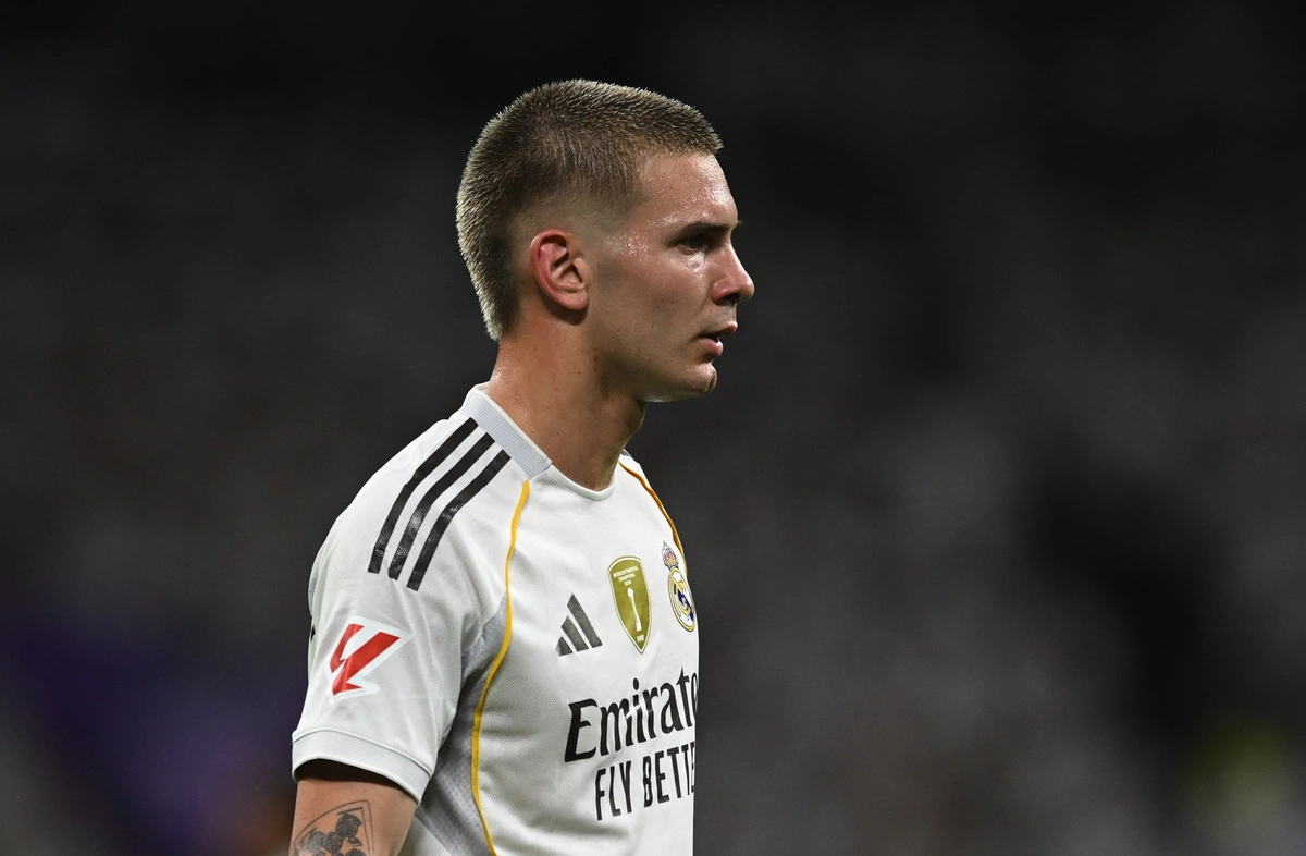 MADRID, SPAIN - AUGUST 30: Franco Mastantuono of Real Madrid looks on during the LaLiga EA Sports match between Real Madrid CF and RCD Mallorca at Estadio Santiago Bernabeu on August 30, 2025 in Madrid, Spain. (Photo by Denis Doyle/Getty Images)