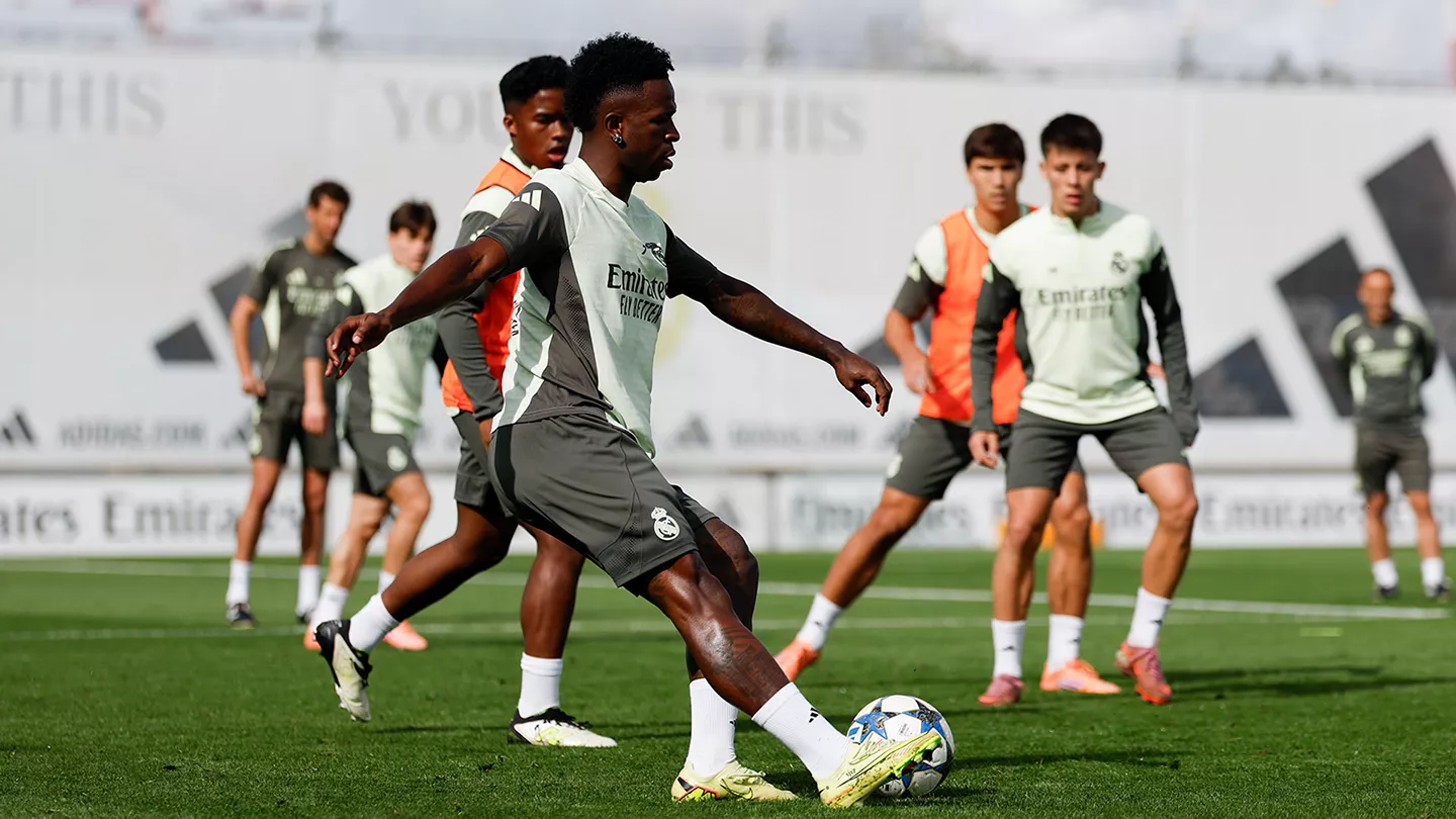 Les joueurs du Real Madrid à l'entraînement (realmadrid.com)