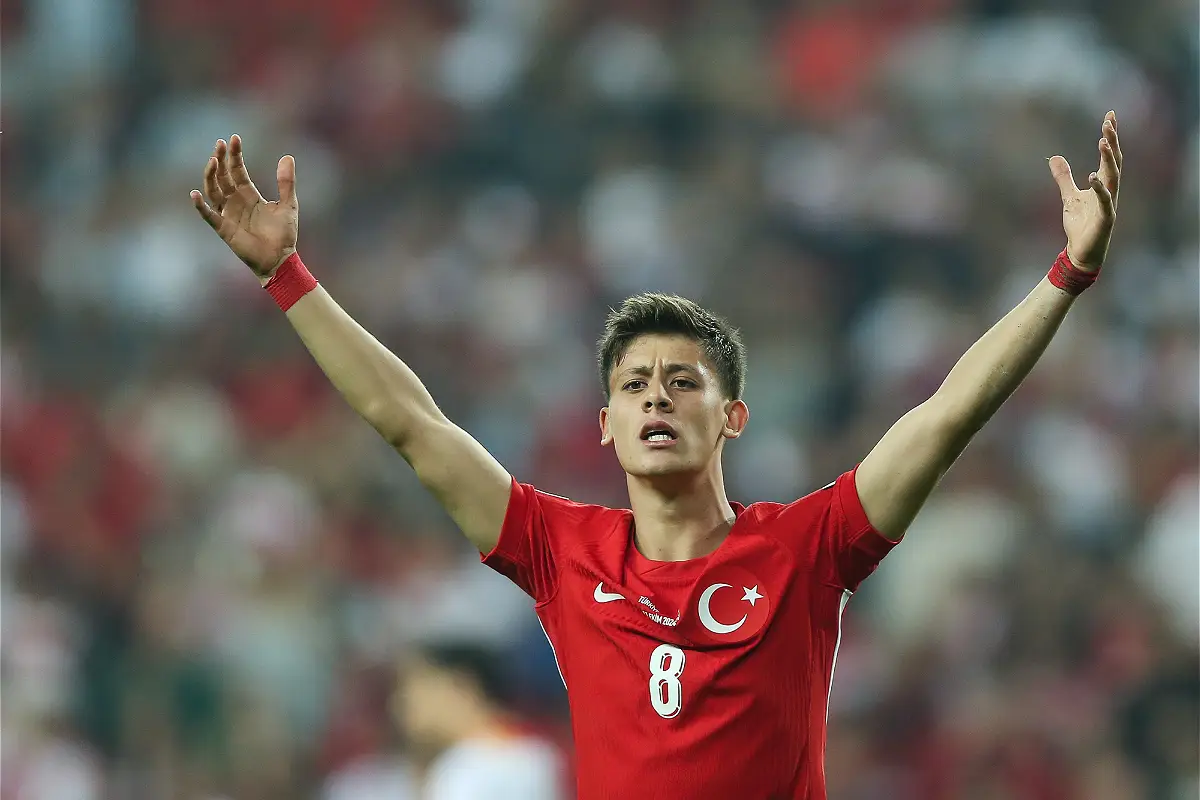 Arda Güler avec la Turquie en octobre 2024 (Photo by Ahmad Mora/Getty Images).