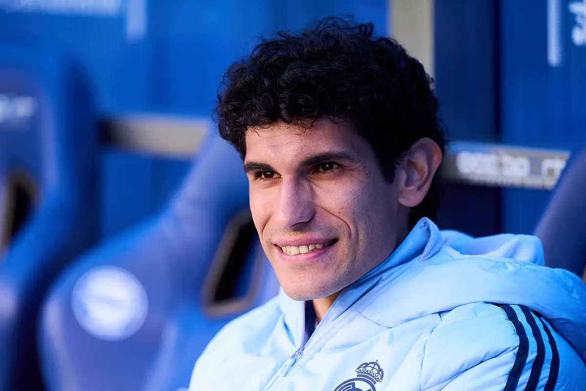 Jesus Vallejo avec le Real Madrid en avril 2025 (Photo by Juan Manuel Serrano Arce/Getty Images).