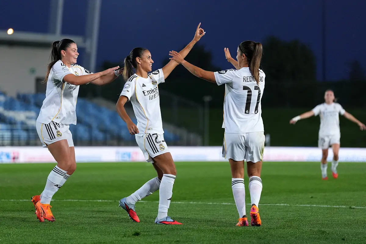 Le Real Madrid lors du match contre la Roma (Photo by Aitor Alcalde/Getty Images).