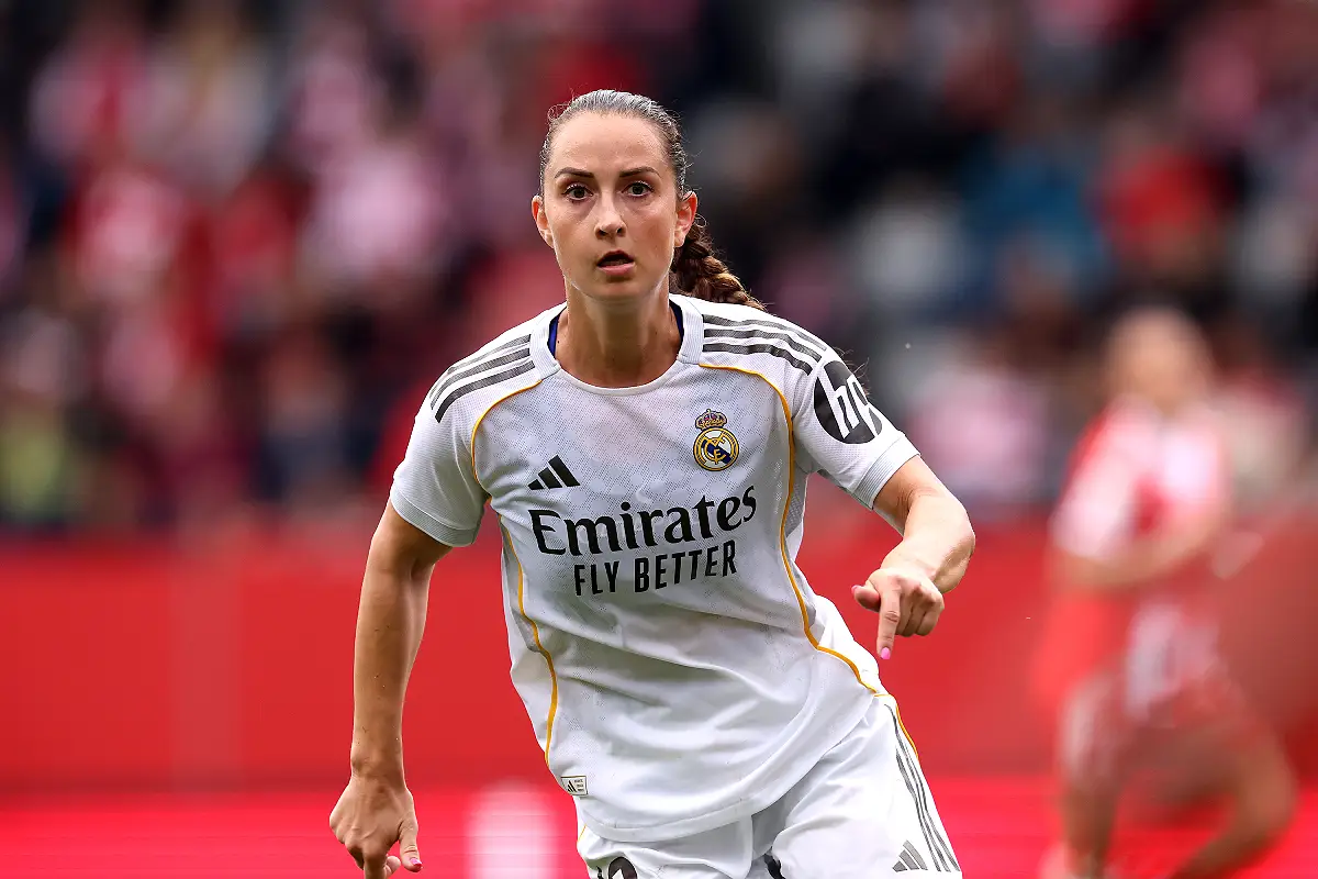 MUNICH, GERMANY - AUGUST 21: Sara Däbritz of Real Madrid looks on during the Women's pre-season friendly match between FC Bayern München and Real Madrid CF at FCB Campus on August 21, 2025 in Munich, Germany. (Photo by Alexander Hassenstein/Getty Images)