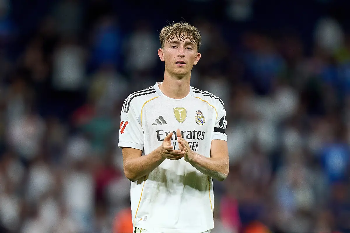 MADRID, SPAIN - OCTOBER 04: Dean Huijsen of Real Madrid acknowledges the fans after the LaLiga EA Sports match between Real Madrid CF and Villarreal CF at Estadio Santiago Bernabeu on October 04, 2025 in Madrid, Spain. (Photo by Angel Martinez/Getty Images)