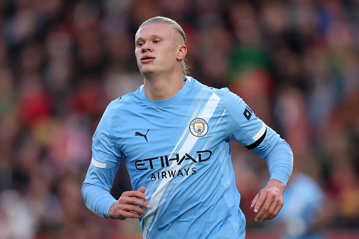 BRENTFORD, ENGLAND - OCTOBER 05: Erling Haaland of Manchester City reacts during the Premier League match between Brentford and Manchester City at Gtech Community Stadium on October 05, 2025 in Brentford, England. (Photo by Ryan Pierse/Getty Images)